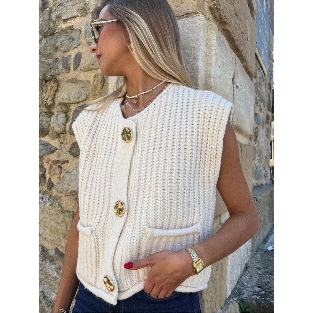 Boutique Women's Chunky Knit Cropped Sweater Vest with Gold Buttons medium
